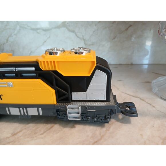 Toy State CATERPILLAR Construction Train Locomotive Engine CAT Yellow Works Fast - Picture 3 of 16